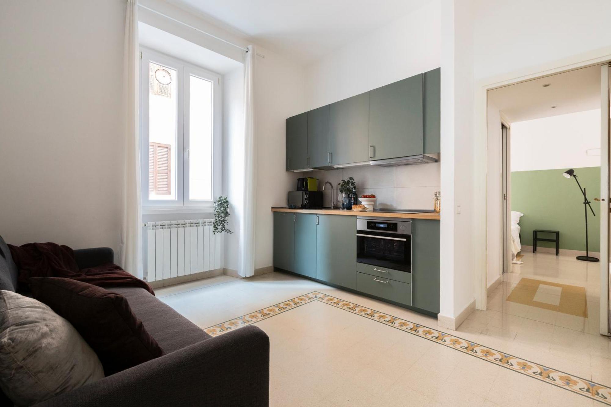 Lejlighed The Rent - Sunny Three-bedroom Near Ottaviano Metro Stop
