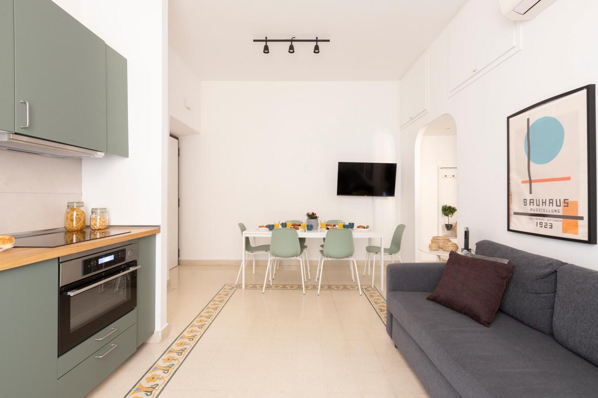The Rent - Sunny Three-bedroom Near Ottaviano Metro Stop * Rom