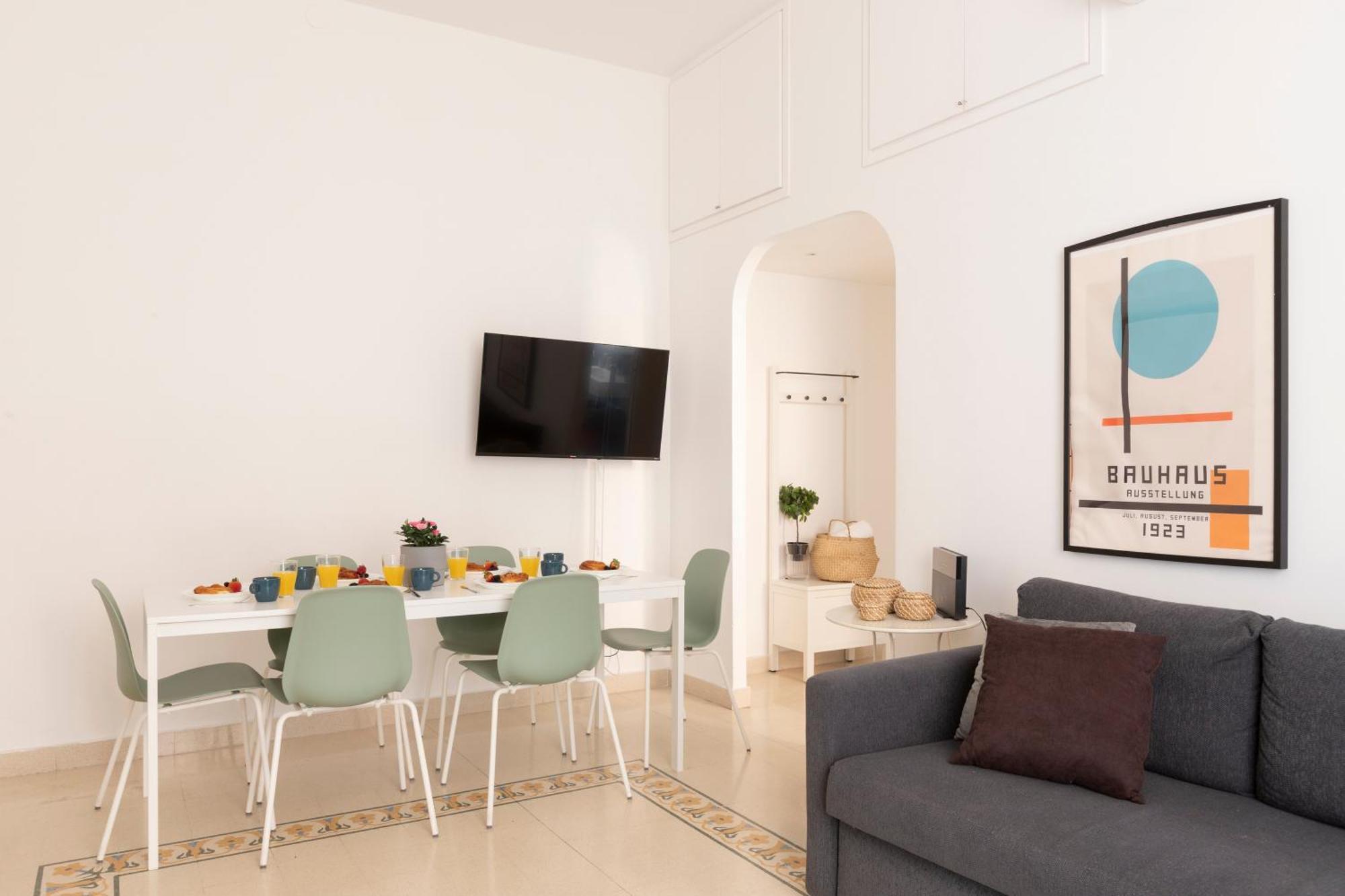 Lejlighed The Rent - Sunny Three-bedroom Near Ottaviano Metro Stop *