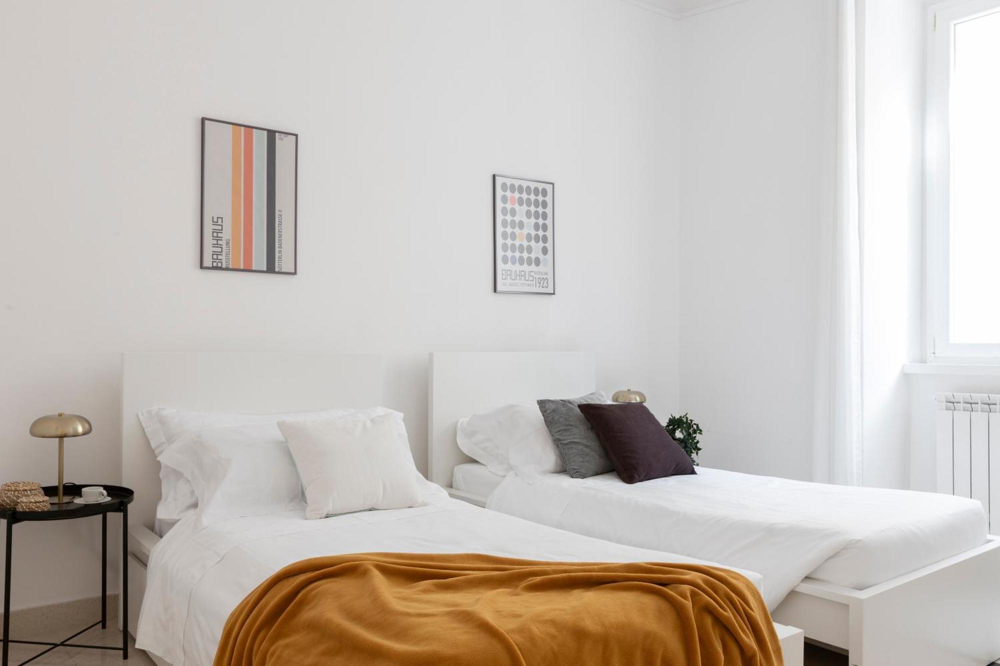 Apartment The Rent - Sunny Three-bedroom Near Ottaviano Metro Stop Rom